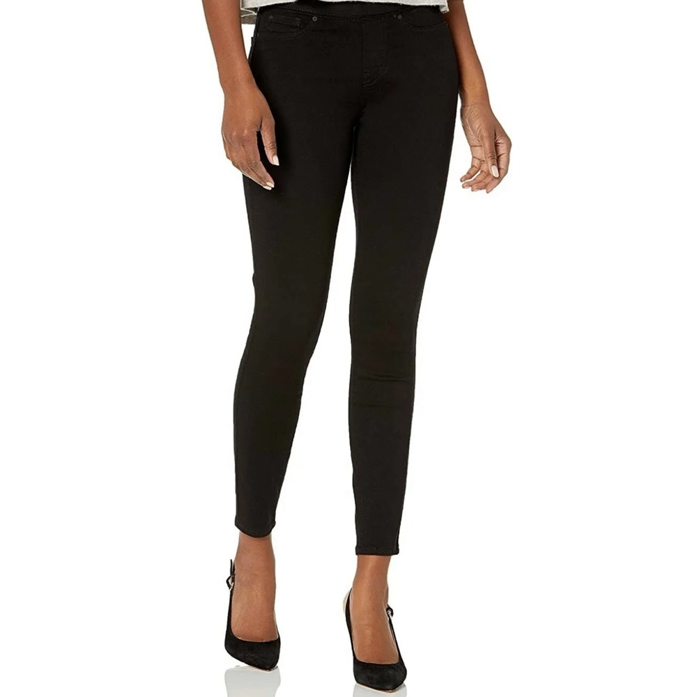 Levi’s Totally Shaping Black Ankle Jeans sz 8P